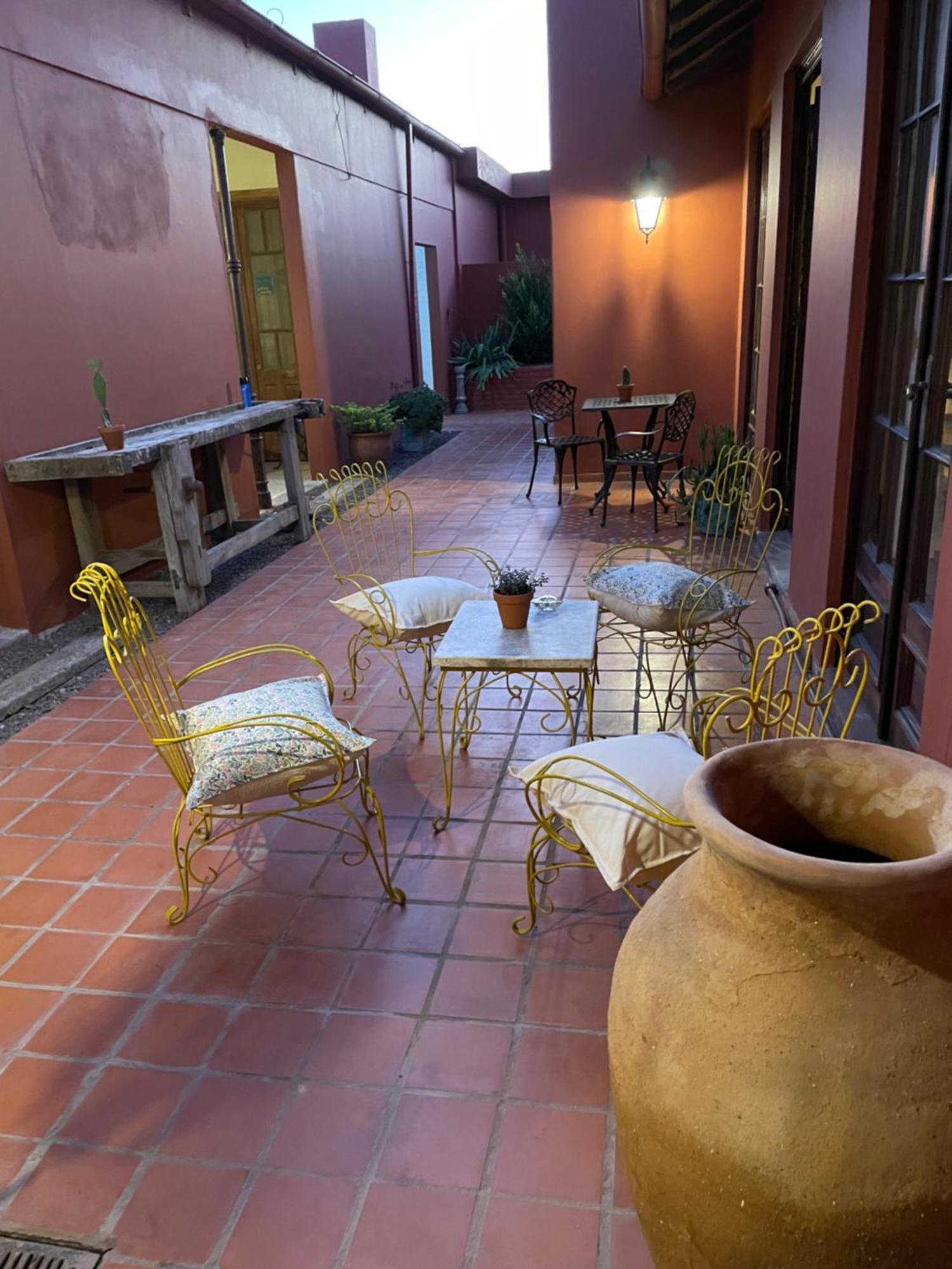 La Escondida, Casa De Huespedes