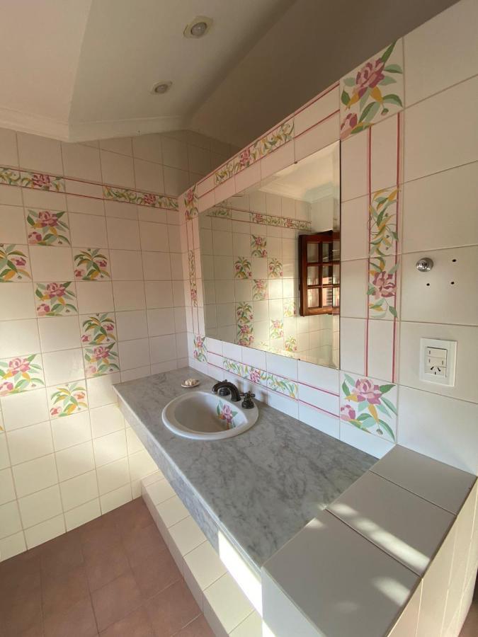 La Escondida, Casa De Huespedes Bed & Breakfast